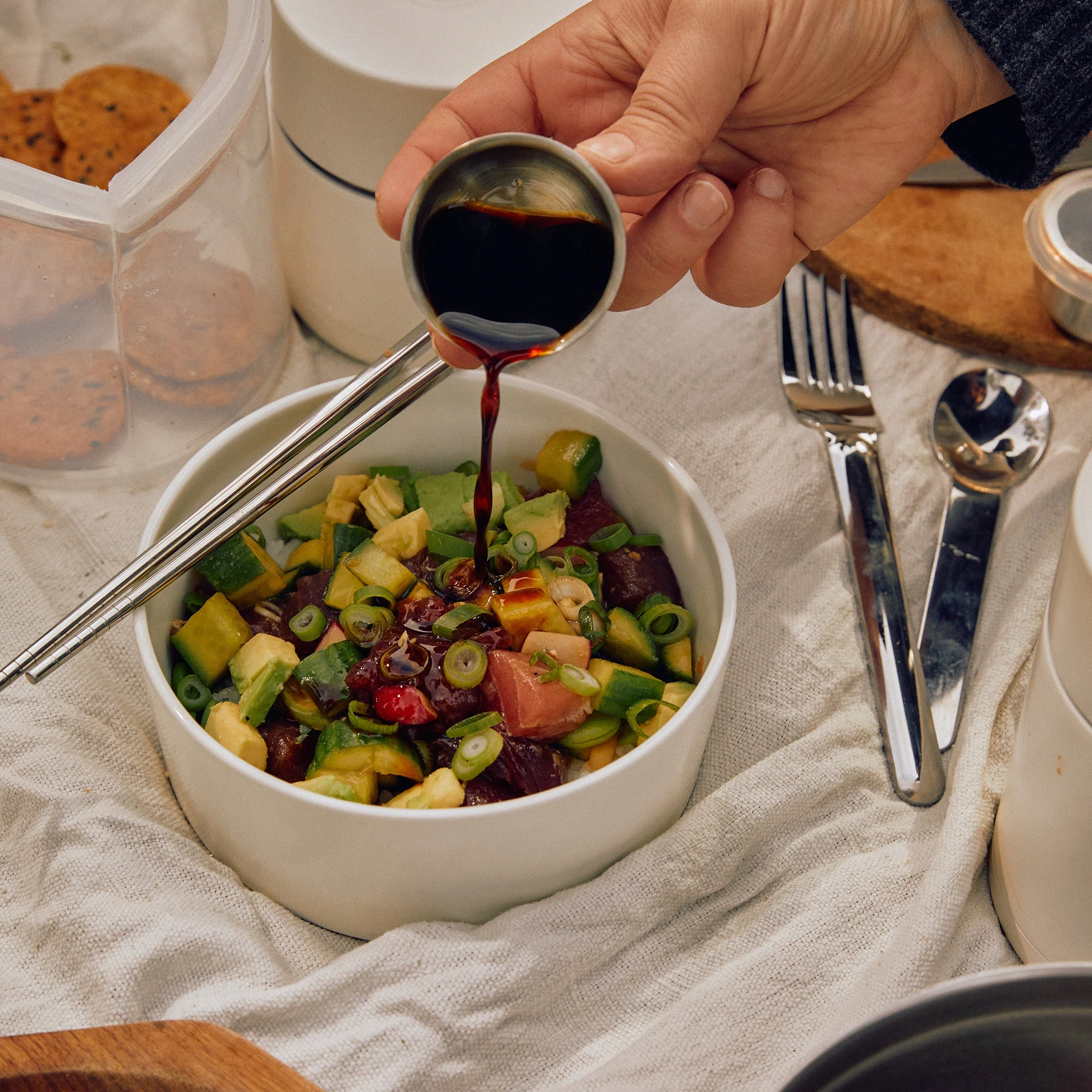 Porcelain Bowl with Glass Lid - 700ml - Image 5