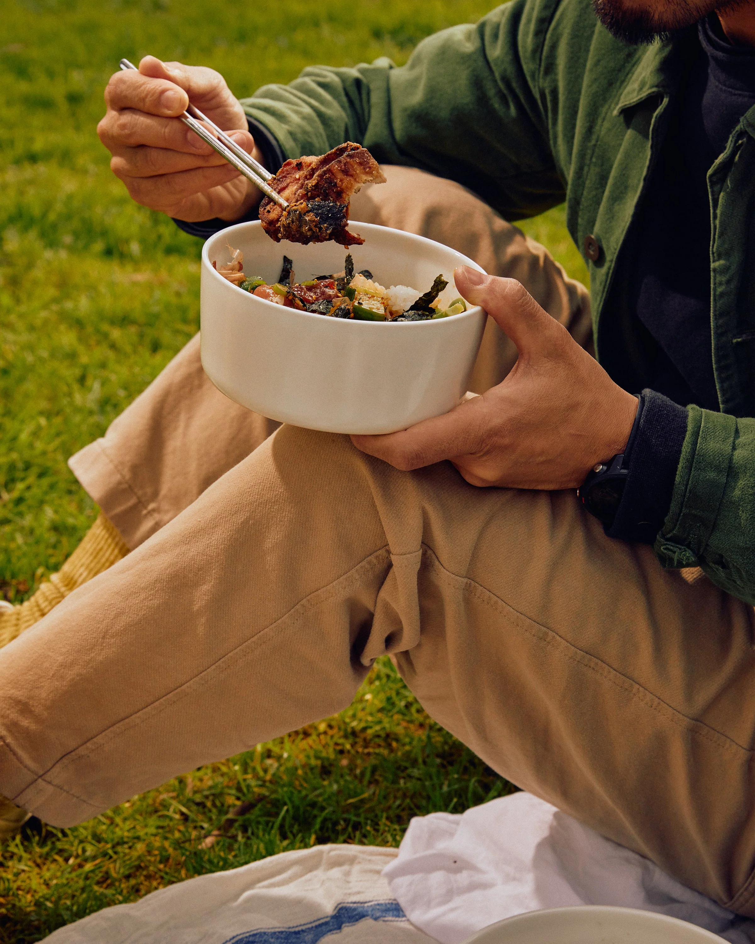 Porcelain Bowls with Glass Lids (2 Pack) - 700ml & 1500ml - Image 12